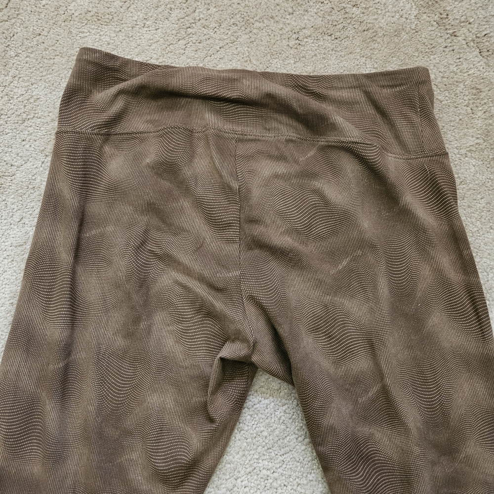 ๐3/$20๐ Women's NOBO High-Waisted Flared Leggings - Picture 2 of 5